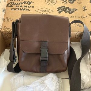 Fossil Genuine leather Crossbody Bag (Messenger Bag)